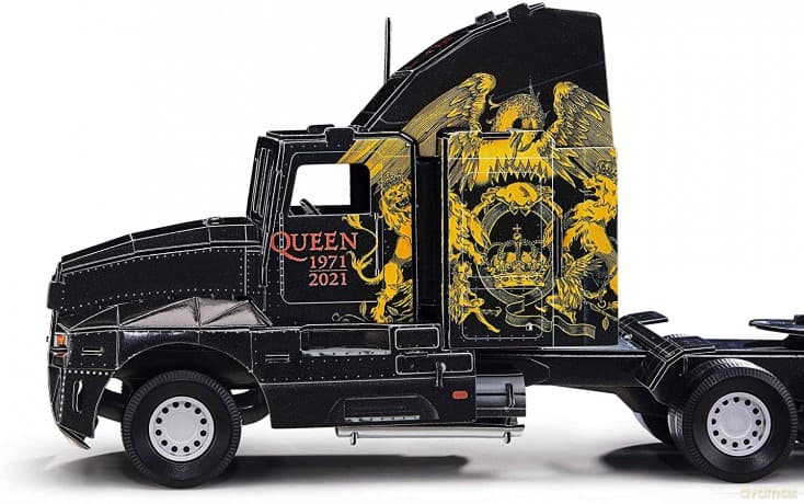 Queen: Queen Tour Truck (50th Anniversary)