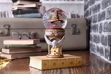 HARRY POTTER First Day at Hogwarts Snow Globe (high: 19,5 cm) / Kula śnieżna HARRY POTTER - Tiara Przydziału (high: 19,5 cm)