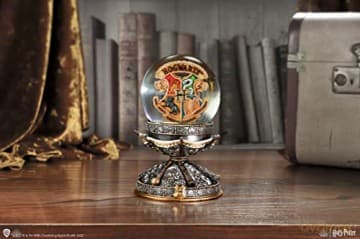 HARRY POTTER Wand Snow Globe (high: 16,5cm) / kula śnieżna Hatty Potter różdżki (wys: 16,5 cm)