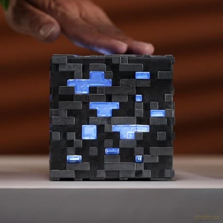 Diamond Ore Illuminating Collector Replica / lampka 3D - ruda diamentu