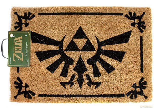 THE LEGEND OF ZELDA (TRIFORCE BLACK) DOORMAT / wycieraczka pod drzwi The Legend of Zelda (TRIFORCE BLACK) (60x40 cm)
