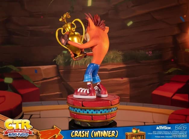 First4Figures - Crash Team Racing Nitro-Fueled (Crash Winner) RESIN /Figure [FIGURKA]