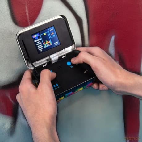 Tetrisâ˘Arcade in a Tin