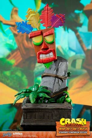 First4Figures - Crash Bandicoot (Mini Aku Aku Mask) RESIN Statue [FIGURKA]