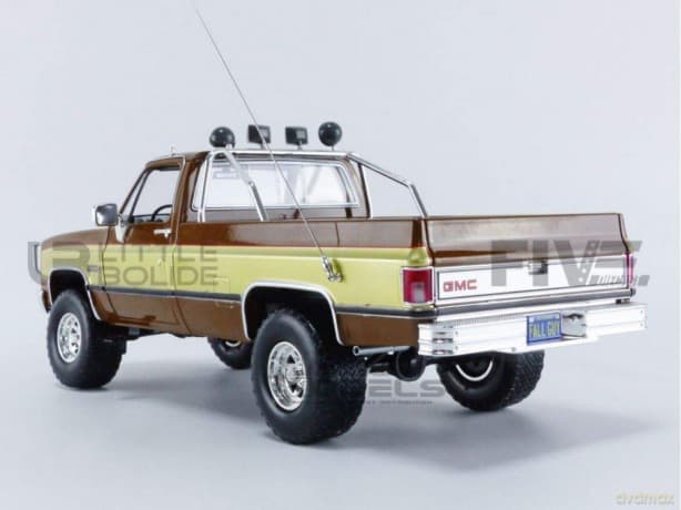 Greenlight Collectibles - 1/18 Fall Guy 1982 GMC K-2500 Sierra Grande