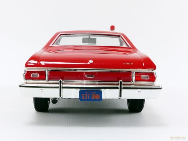 Greenlight Collectibles - 1/18 Starsky and Hutch - 1976 Ford Gran Torino