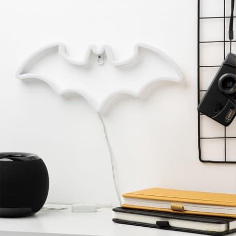 DC Comics - Batman neonowa lampka ścienna (wysokość: 12,8 cm) / Dc Comics Batman Wall Mountable LED Neon Light (high: 12,8 cm)
