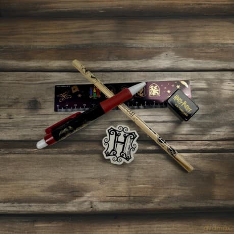 Zestaw szkolny Harry Potter (6 elementów) / Harry Potter Stationery Pouch - Paper - Colourful Crest (6 elements)