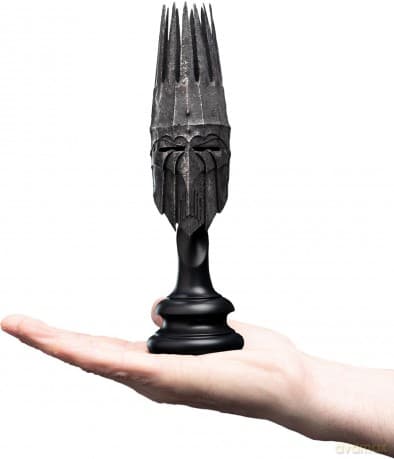 The Lord of the Rings Trilogy - Helm of the Witch-king - Alternative Concept Replica 1:4 Scale