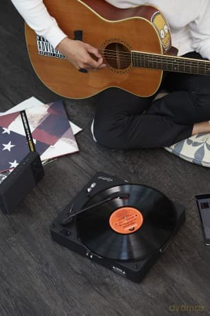 Brad: Brad Black Edition (Wireless Streaming Turntable)