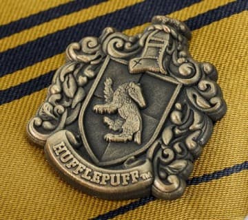 Harry Potter krawat Hufflepuff w ozdobnym pudełku / Harry Potter: Hufflepuff Tie in Gift Box
