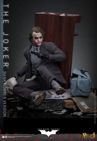 The Dark Knight DX Action Figure 1/6 The Joker (Bank Robber Version) 30 cm