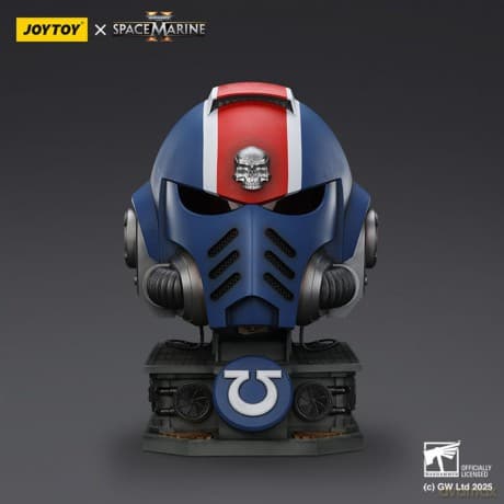 Warhammer 40,000: Space Marine 2 Replica Ultramarines Lieutenant Titus helmet with Display Stand 44 cm