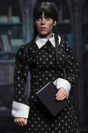 Wednesday Action Figure Wednesday (Classic Dress) 20 cm