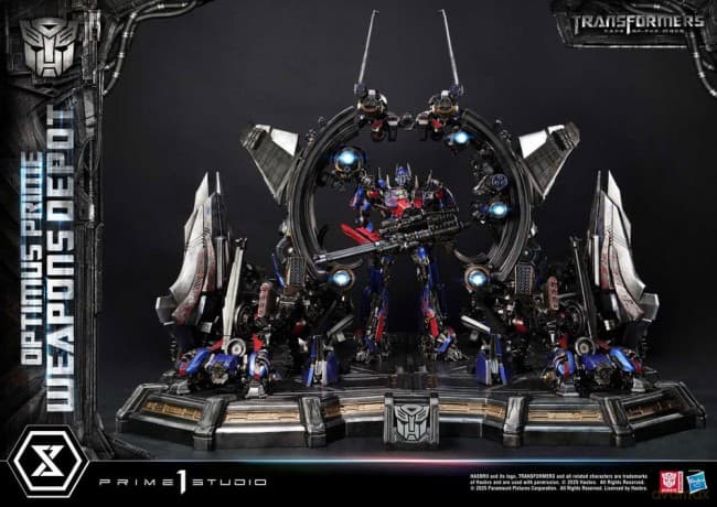 Transformers: Dark of the Moon (Film) Museum Masterline Statue Optimus Prime Weapons Depot 127 cm