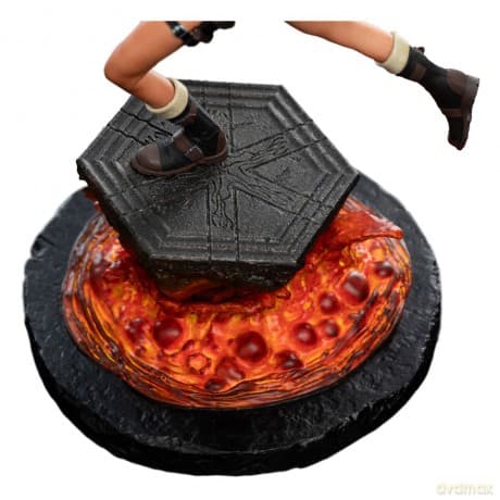 Tomb Raider Mini Statue Lara Croft: The Sanctuary of Flame 18 cm