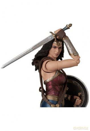 Wonder Woman MAFEX Action Figure Wonder Woman Justice League Ver. 15 cm