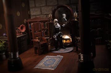 Universal Monsters Figure The Invisible Man 20 cm